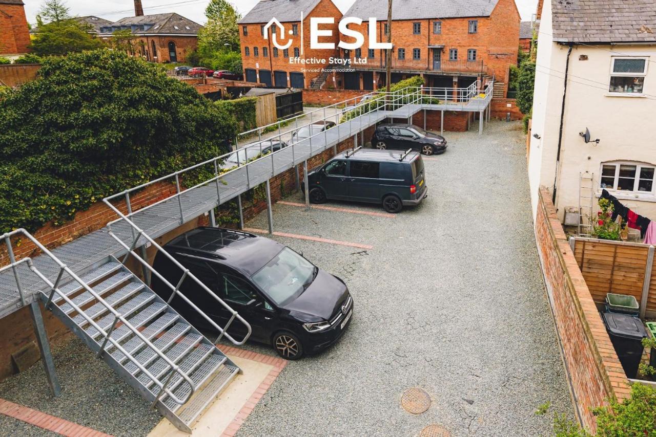 2 Bedroom Church Apartment 5 Mins To Town Centre - Free Parking Shrewsbury Bagian luar foto